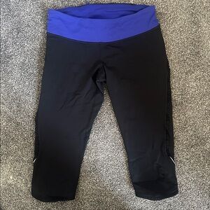 lululemon athletica Cropped leggings with ruffle detail. Size 6.